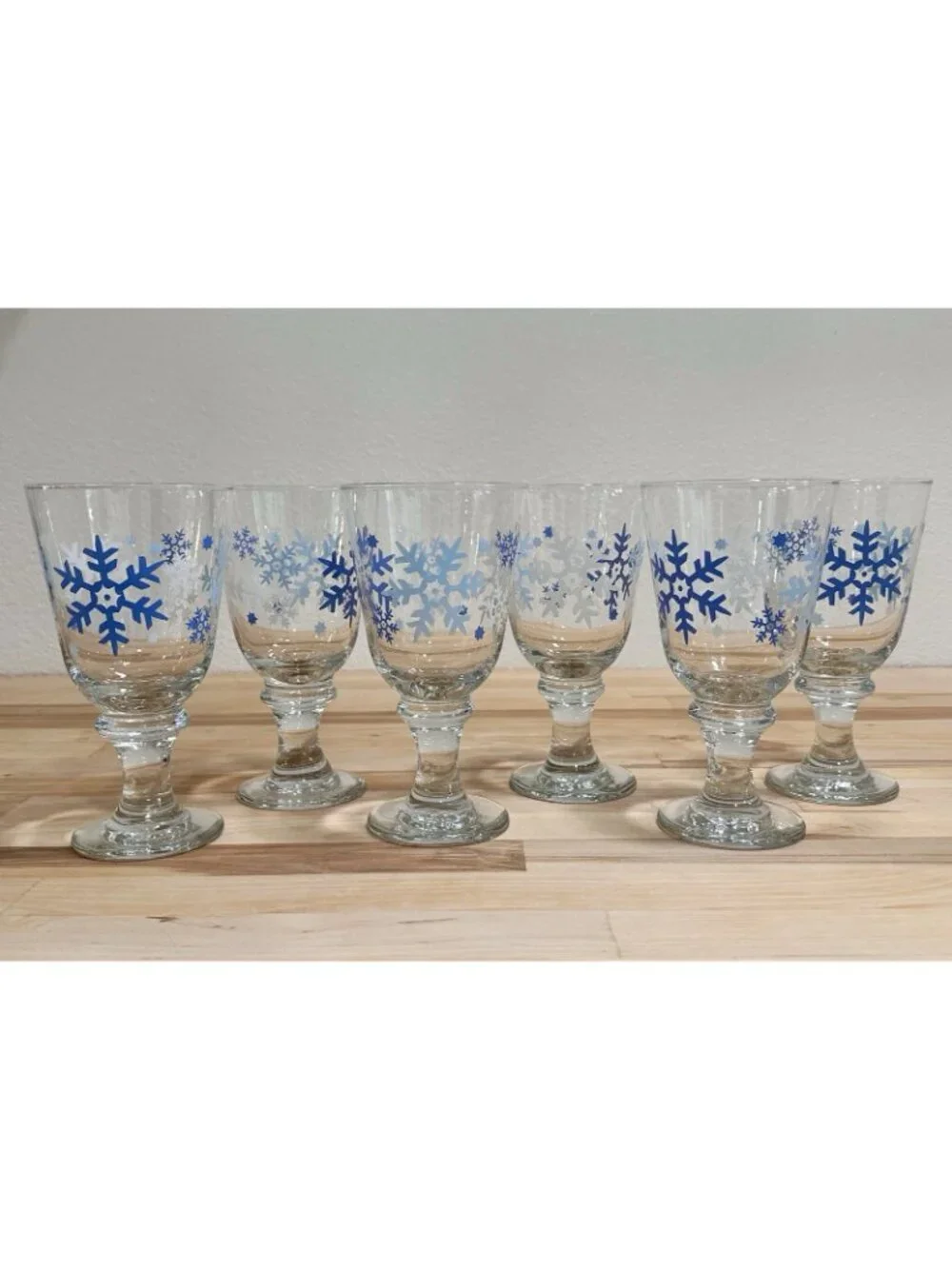 Set Of 6 Libbey V Shaped Water Tea Wine Goblets with Snowflake Christmas Design